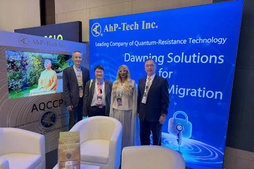 Malak Trabelsi Loeb, the founder of Quantum Innovation Summit visits AhP-Tech's booth.